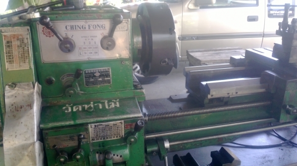 แท่นกลึง 3 เพลา เกียร์บล็อก 6 ฟุต ยี่ห้อชิงฟง ไต้หวัน 83,000