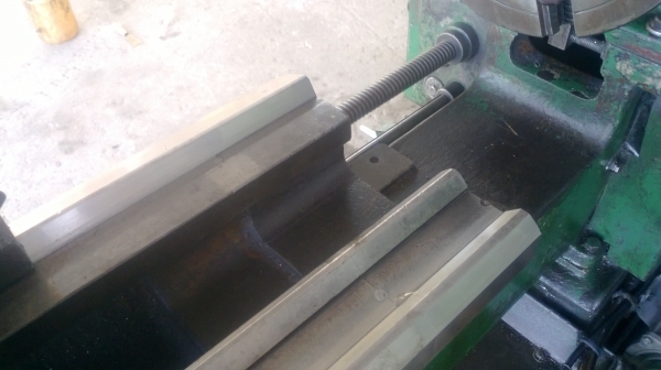 แท่นกลึง 3 เพลา เกียร์บล็อก 6 ฟุต ยี่ห้อชิงฟง ไต้หวัน 83,000