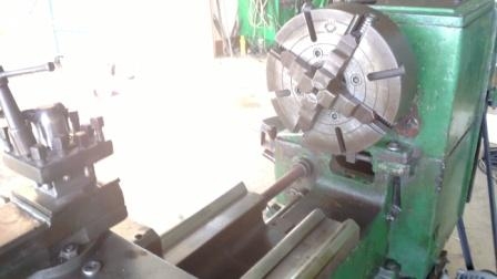 แท่นกลึง 3 เพลา เกียร์บล็อก 6 ฟุต ยี่ห้อชิงฟง ไต้หวัน 83,000