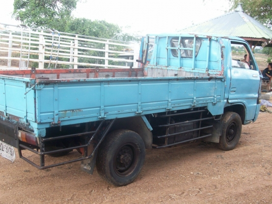 รถบรรทุกพร้อมใช้ หรือเอาใว้ต่ออีแต็นครับ  ขับกลับใด้เลย  88 แรงม้า 65000 ขับกลับใลยครับ