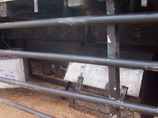 รถบรรทุกพร้อมใช้ หรือเอาใว้ต่ออีแต็นครับ  ขับกลับใด้เลย  88 แรงม้า 65000 ขับกลับใลยครับ