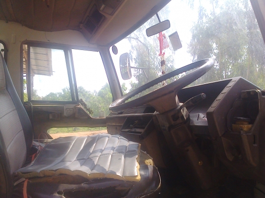 หกล้อใหญ่ มิตซู-FK4161-ไอ้หลง ยาว5.50เมตร รถสภาพเดิมๆใช้งานดี  ราคาเบาๆครับ