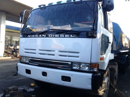หัวเก๋ง NIssan Diesel UD บิ๊กทั่ม หัวสามใบปัด