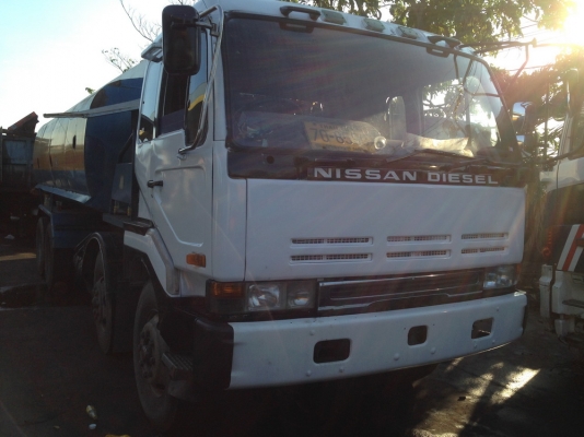 หัวเก๋ง NIssan Diesel UD บิ๊กทั่ม หัวสามใบปัด