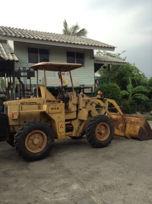 +++ ขายรถตักล้อยาง  MITSUBISHI  WS300  สภาพดี  พร้อมใช้งาน  สนใจรายละเอียดโทร. ได้ครับ 081-659-7598 +++