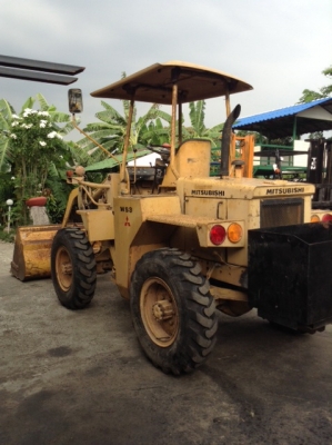 +++ ขายรถตักล้อยาง  MITSUBISHI  WS300  สภาพดี  พร้อมใช้งาน  สนใจรายละเอียดโทร. ได้ครับ 081-659-7598 +++