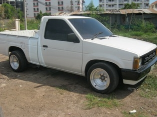 ขายnissanbigm 4 ขอ