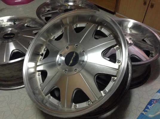 แม็ก VIP ขอบ 17 นิ้ว 5 รู 114 / 100 หน้าตื้น หลังลึก 6500 บาท แม็ก VIP ขอบ 17 นิ้ว 5 รู 114 / 100 หน้าตื้น หลังลึก 6500 บาท