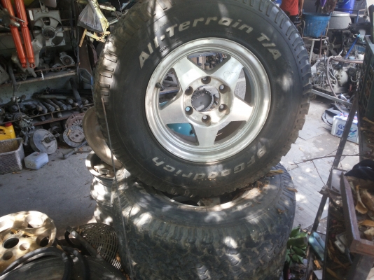 ขายล้อแม็กหลายชุดถูกๆ