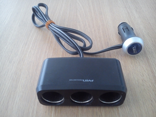 ช่องต่อไฟรถยนต์เสียบกับที่จุดบุหรี่ 3ช่อง ช่องต่อไฟรถยนต์เสียบกับที่จุดบุหรี่ 3ช่อง