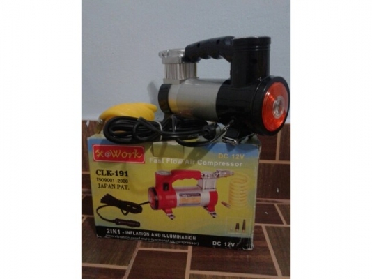 ปั้มสูบลม พกพา มีไฟฉุกเฉิน ใช้ไฟรถยนต์ ราคานี้รวมส่ง