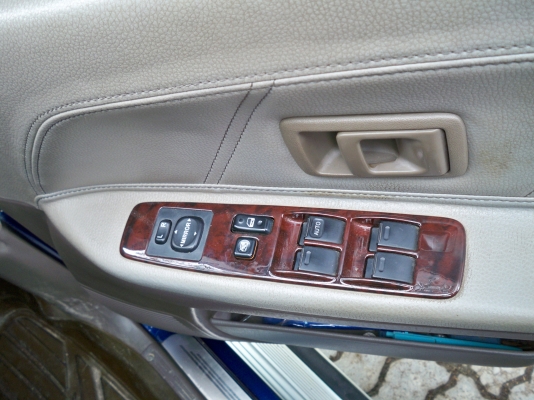 ขาย TOYOTA Sport cruicer 4 ประตู เครื่อง D4D ปี46