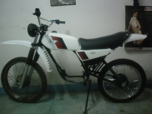 ขายโคลงDt125  ตามสภาพ ชุดสีทำใหม่ทั้งคันครับ