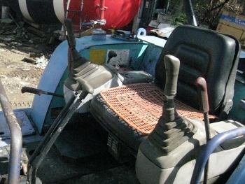 อยากขายครับ - รถขุดสวยๆ รุ่นใหม่ ๆ แบบนี้ นานมาที AIRMAN: AX30 เครื่อง ISUZU พร้อมลายหัวเจาะ หัวกระแทก พร้อมใช้งาน