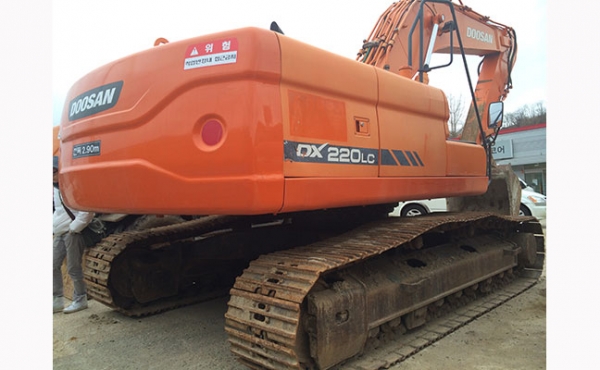 รถแบคโฮมือสอง DOOSAN-DX220LC สภาพรถเยี่ยม 090-268-2646