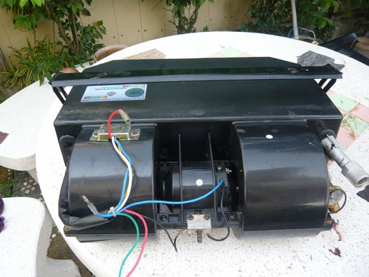 ขายตู้แอร์แขวนหน้าปรับได้แบบสองช่องมีช่องลมเสริม