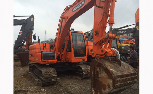 รถแบคโฮมือสอง DOOSAN DX140LC สภาพรถเยี่ยม 090-268-2646