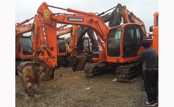 รถแบคโฮมือสอง DOOSAN DX140LC สภาพรถเยี่ยม 090-268-2646