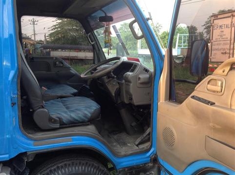 ขายด่วน!! ISUZU4ล้อ ป้ายเล็ก120แรงพร้อมลิฟยกของ