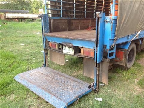 ขายด่วน!! ISUZU4ล้อ ป้ายเล็ก120แรงพร้อมลิฟยกของ