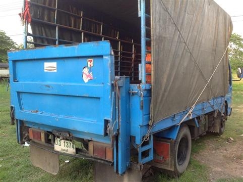 ขายด่วน!! ISUZU4ล้อ ป้ายเล็ก120แรงพร้อมลิฟยกของ