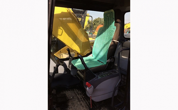 รถแบคโฮมือสอง KOMUTSU PC200 สภาพรถเยี่ยม 090-268-2646