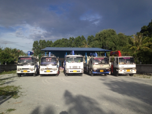 แก้วมณี ทรานสปอร์ต รถเฮี๊ยบรับจ้างชลบุรี 3 - 5 ตัน โทร.081-9833839 แก้วมณี ทรานสปอร์ต รถเฮี๊ยบรับจ้างชลบุรี 3 - 5 ตัน โทร.081-9833839