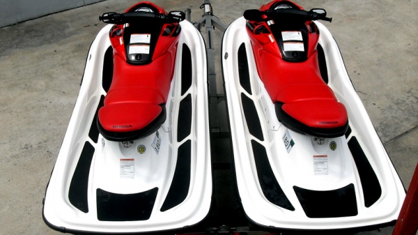 ขาย JETSKI HONDA AQUATRAX F-12X ทั้งเซ็ท 2 ลำพร้อมเทรเลอร์ลาก ราคา 580000
