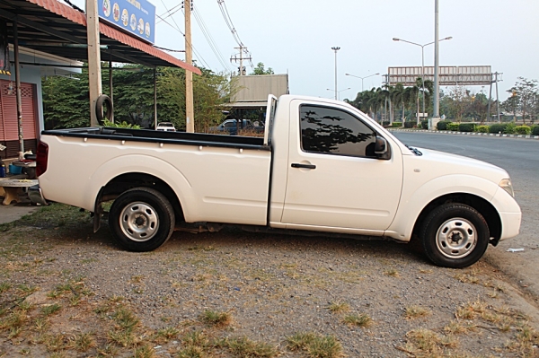 NISSAN NAVARA 2.5 ปี2009 ตอนเดียว รถบ้านแท้ สวยสุดๆ 320000