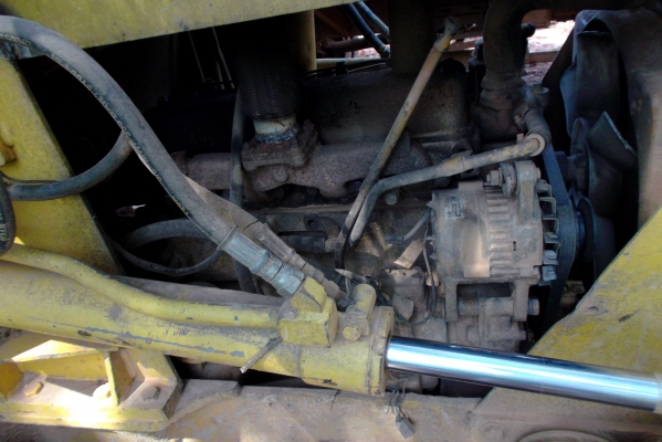 ขายด่วนรถแทรกเตอร์ตีนตะขาบKOMATSUD2-2พร้อมใช้งาน