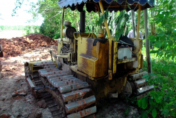 ขายด่วนรถแทรกเตอร์ตีนตะขาบKOMATSUD2-2พร้อมใช้งาน