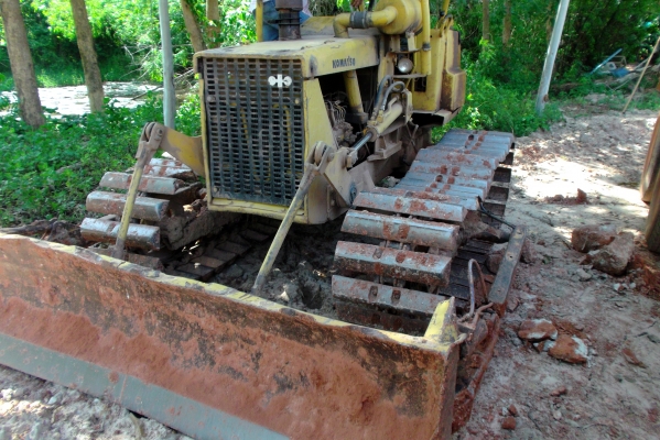 ขายด่วนรถแทรกเตอร์ตีนตะขาบKOMATSUD2-2พร้อมใช้งาน