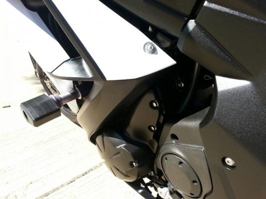 ขายNINJA 650 2013 มีนาคม สีขาว ออกศูนย์เรียว รถซื้อเงินสด เจ้าของมือเดียว สภาพใหม่ใช้น้อย 5,8xxกม.(แท้)พร้อมประกันชั้น1ถึงปี58ครับ ดูแลดี ขี่ไม่ลากรอบสูง ท่อผ่าเสียงทุ้ม เพราะไม่แผด รถสมบูรณ์ไม่มีปัญหาใดๆครับ พร้อมของแต่ง หาอยู่ไม่ผิดหวังครับ           ไม