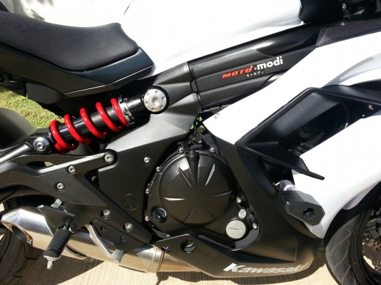 ขายNINJA 650 2013 มีนาคม สีขาว ออกศูนย์เรียว รถซื้อเงินสด เจ้าของมือเดียว สภาพใหม่ใช้น้อย 5,8xxกม.(แท้)พร้อมประกันชั้น1ถึงปี58ครับ ดูแลดี ขี่ไม่ลากรอบสูง ท่อผ่าเสียงทุ้ม เพราะไม่แผด รถสมบูรณ์ไม่มีปัญหาใดๆครับ พร้อมของแต่ง หาอยู่ไม่ผิดหวังครับ           ไม