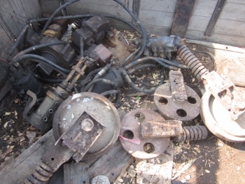 HOT sale!! ต้อนรับอากาศร้อน - ขาย ล้อนำ รถขุด รถแบคโฮ PC 20, 25 , 30 หลายตัวให้เลือก ราคาตัวละ 3,500 บาทเท่านั้น