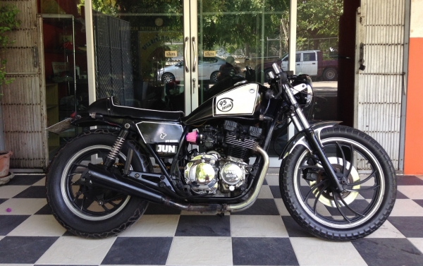 Yamaha xj400 cafe' สำเนาทะเบียน