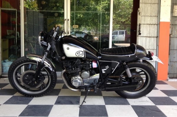 Yamaha xj400 cafe' สำเนาทะเบียน