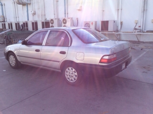 ขายรถ โตโยต้า โคโรล่า สามห่วง ปี 94 เครื่อง 1.3 หัวฉีด เกียร์ธรรมดา ภายในเบาะหนัง แอร์เย็นฉ่ำ ตัวถังเดิมมากๆๆ ไม่มีชน สีเต็มเงา คู่มือครบ เครื่องมือเดิมจากป้ายแดง รถขับดีครับ พร้อมใช้ครับ มือเดียวป้ายแดง