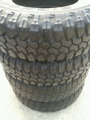 ขายยาง Mud 235/85R16 (32หน้าแคบ) ขายยาง Mud 235/85R16 (32หน้าแคบ)
