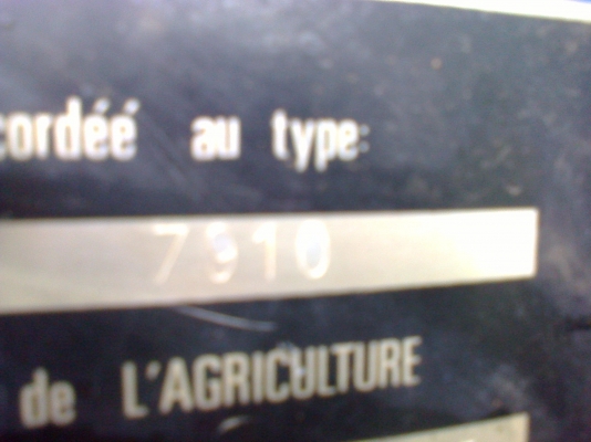 ขายฟอร์ด  7910  ZF  สองเภา  6  สูบดันหน้าผานสาม   ไม่มีทะเบียน   พร้อมใช้งาน