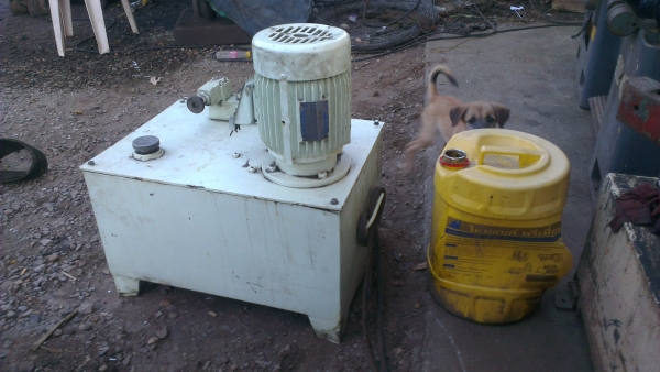 Sell> ขายชุดปั้มไฮดรอลิค มอเตอร์ 3 แรง 3 เฟส 380V. พร้อมใช้งาน กำแพงแสน นครปฐมครับ