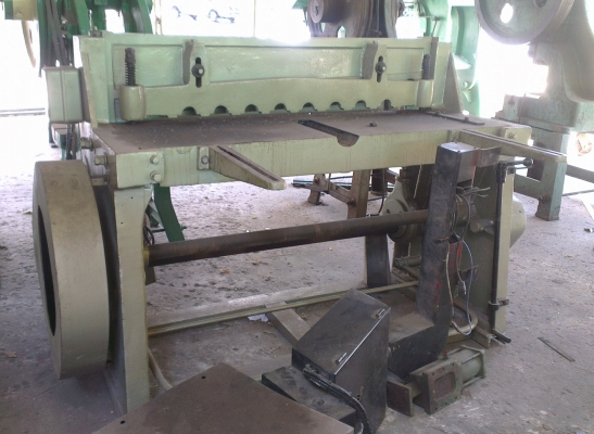 Sell> ขายกรรไกรซอยเหล็กแผ่น หน้ากว้าง 4 ฟุต ใบมีดใหม่ พร้อมใช้งาน อุปกรณ์ครบ 75,000- บาทครับ