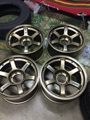 te37 suv ขอบ18 กว้าง9 ออฟ0. สียิงทรายปีเก่าถูกมากๆๆ