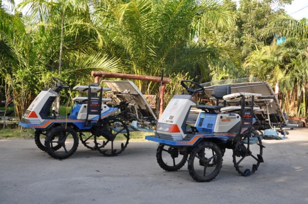 ขายรถดำนา ISEKI400CX สภาพสวยเดิมจากญี่ปุ่นยังไม่เคยใช้ในไทย 38,000 เท่านั้น!!