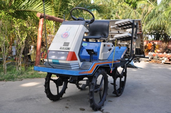 ขายรถดำนา ISEKI400CX สภาพสวยเดิมจากญี่ปุ่นยังไม่เคยใช้ในไทย 38,000 เท่านั้น!!