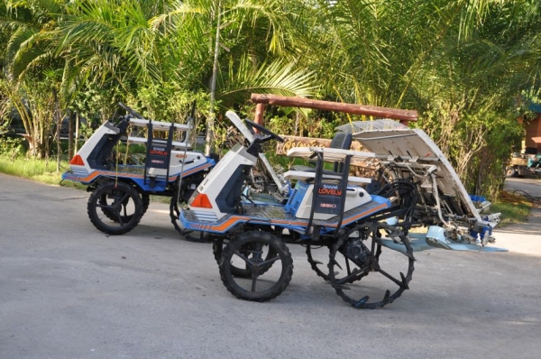 ขายรถดำนา ISEKI400CX สภาพสวยเดิมจากญี่ปุ่นยังไม่เคยใช้ในไทย 38,000 เท่านั้น!!