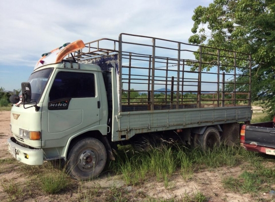 รถหกล้อ HiNo ซุปเปอร์เสี่ย