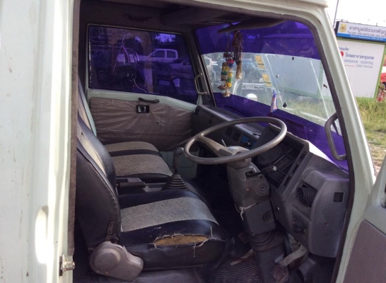 รถหกล้อ HiNo ซุปเปอร์เสี่ย