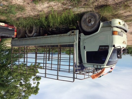 รถหกล้อ HiNo ซุปเปอร์เสี่ย