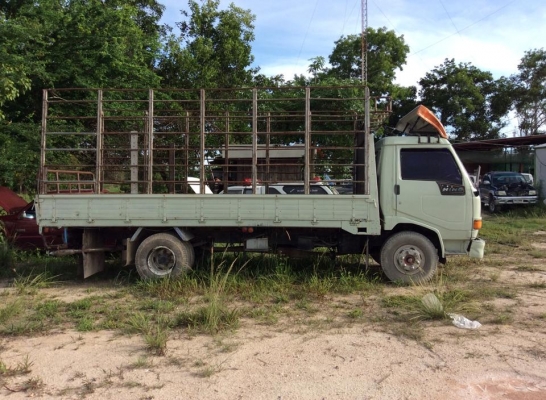 รถหกล้อ HiNo ซุปเปอร์เสี่ย